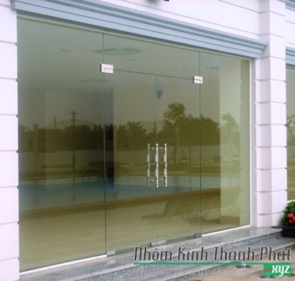 Làm cửa kính cường lực tphcm