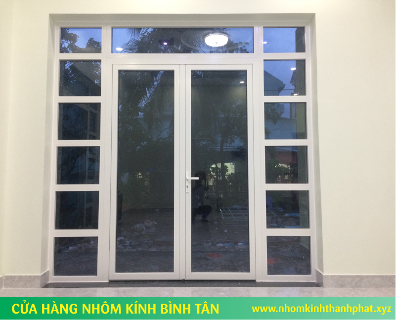 cửa hàng nhôm kính bình tân