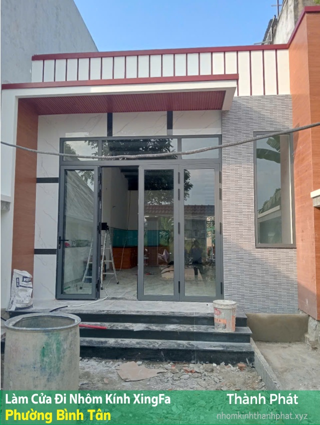 làm cửa đi nhôm kính xingfa đẹp tại phường Bình Tân mới
